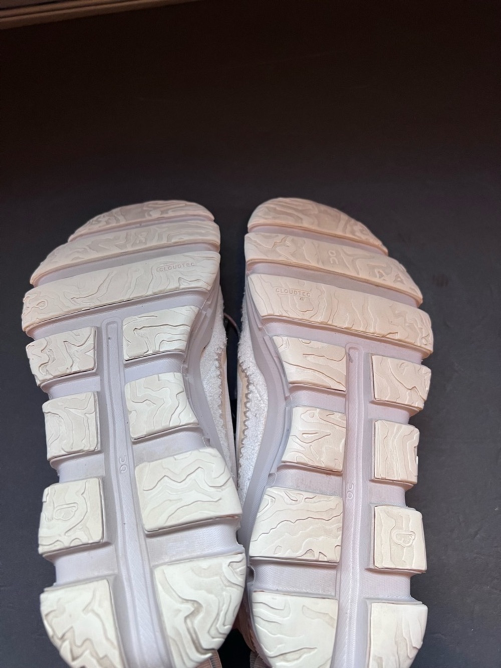 On Womens 9.5 Cloudaway Running Shoes Ivory/Pearl Sneakers Cloud Away - Picture 8 of 11